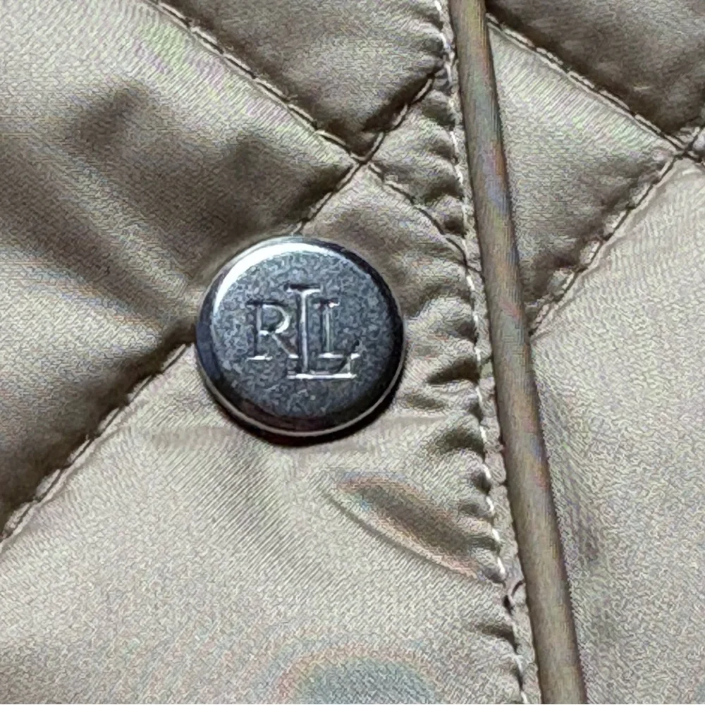 NWT Lauren Ralph Lauren Birch Tan Crest-Patch Quilted Vest Size M Lightweight